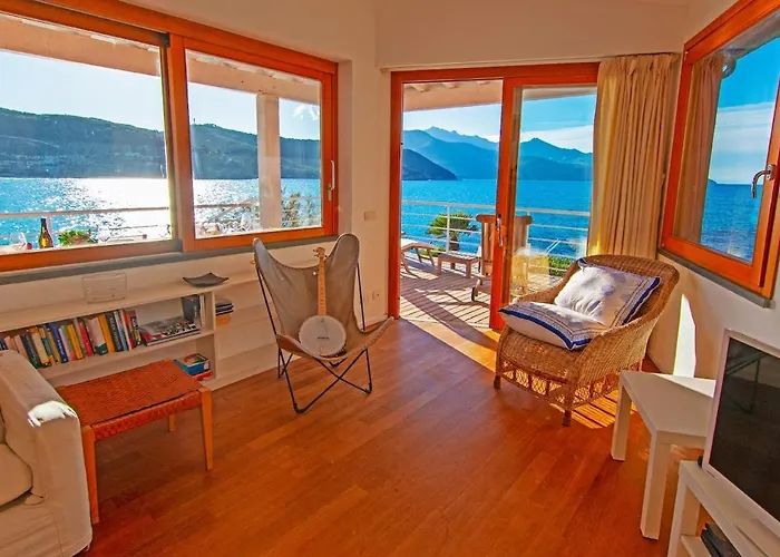 The Boat * פורטופראיו