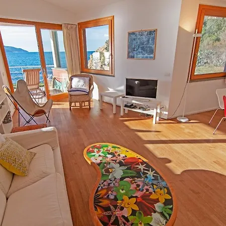 The Boat Villa